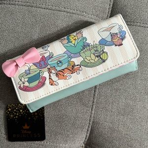 NEW DISNEY WALLET